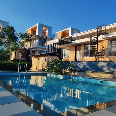 Royal Meadows Igatpuri 2Bhk Poolside Villa Buitenkant foto