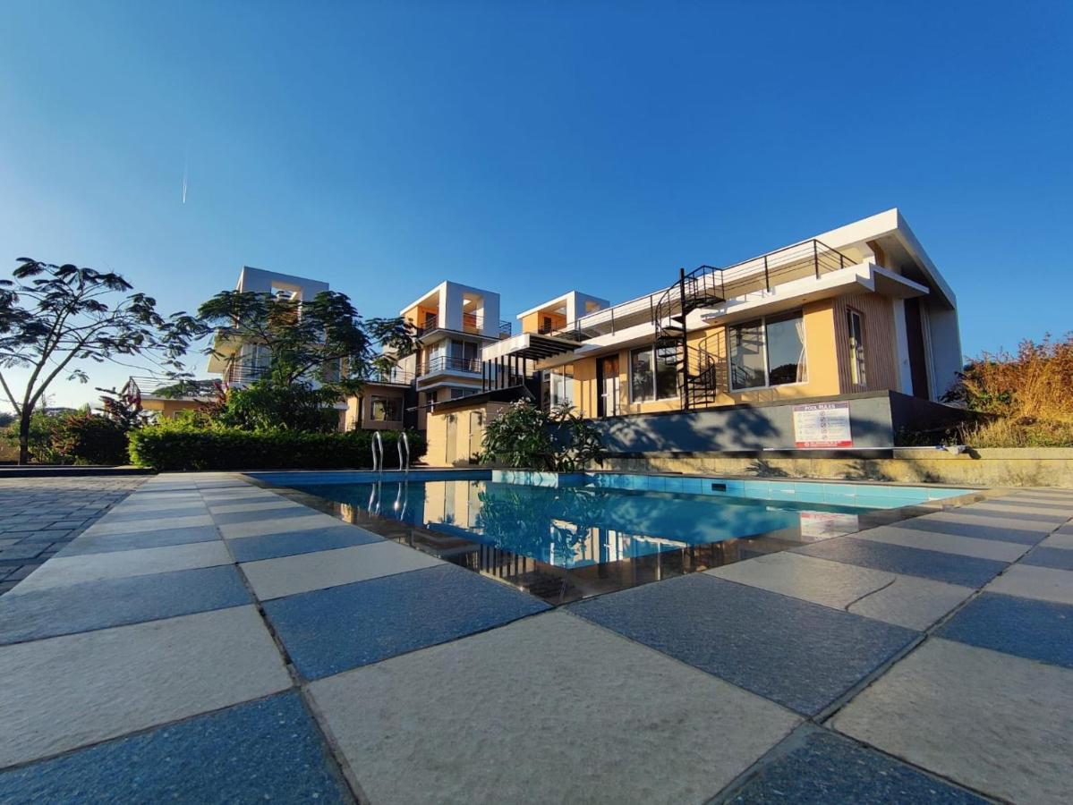 Royal Meadows Igatpuri 2Bhk Poolside Villa Buitenkant foto