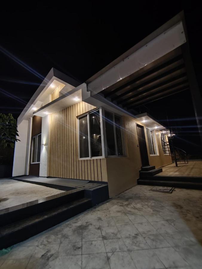Royal Meadows Igatpuri 2Bhk Poolside Villa Buitenkant foto